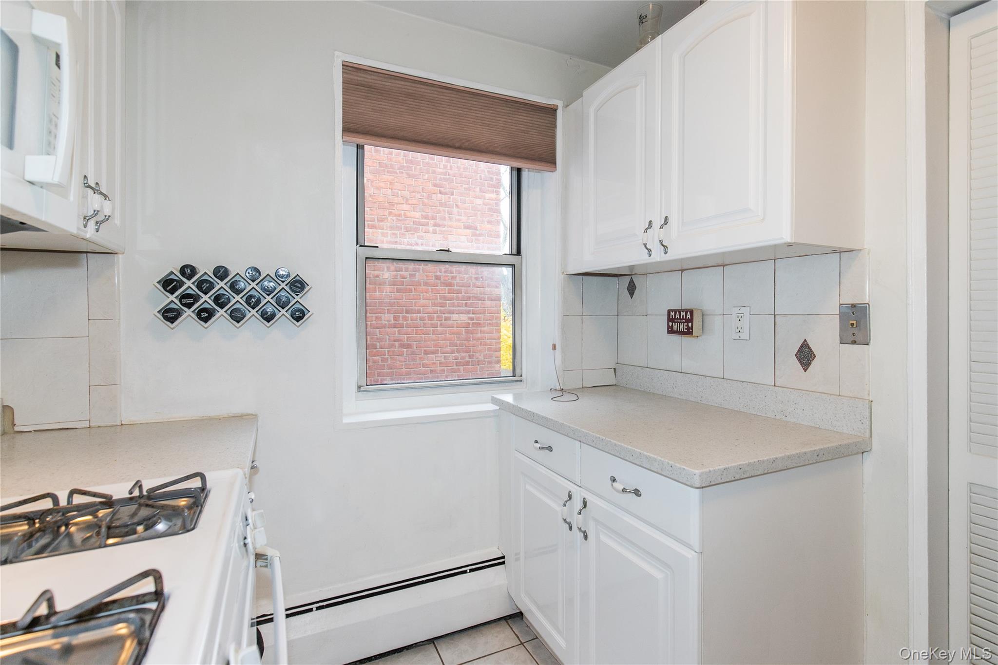 45 HILLPARK Avenue # 2L, Great Neck, NY 11021