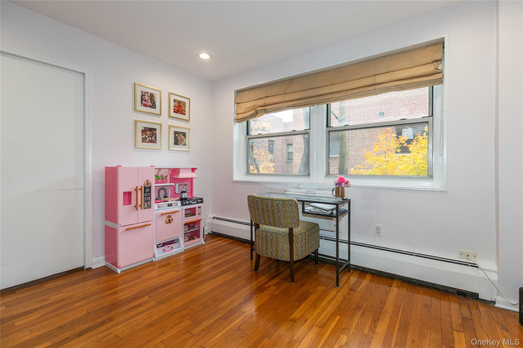 45 HILLPARK Avenue # 2L, Great Neck, NY 11021