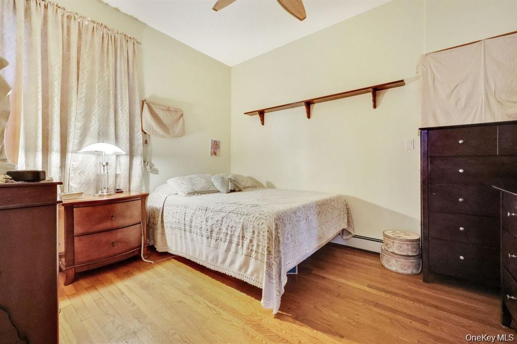 17 Oxford Street, Malverne, NY 11565