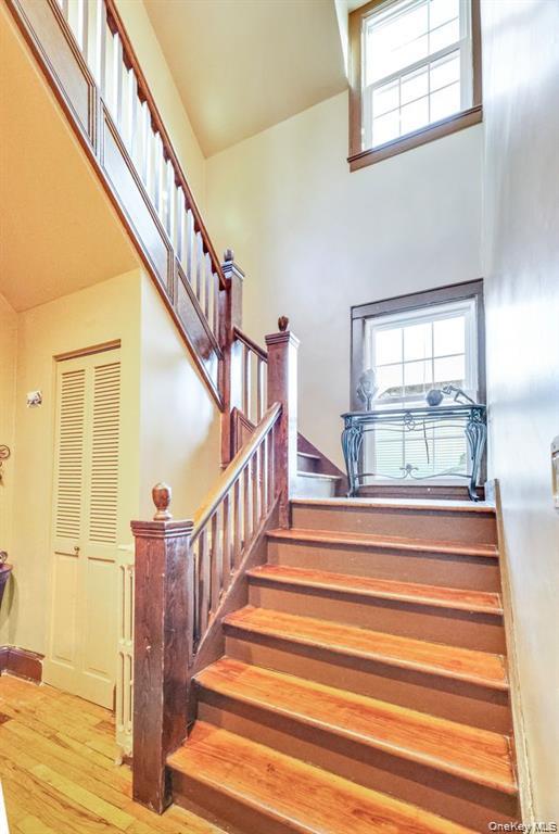 17 Oxford Street, Malverne, NY 11565