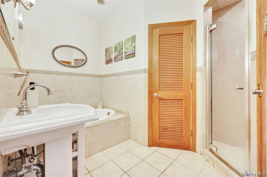 17 Oxford Street, Malverne, NY 11565