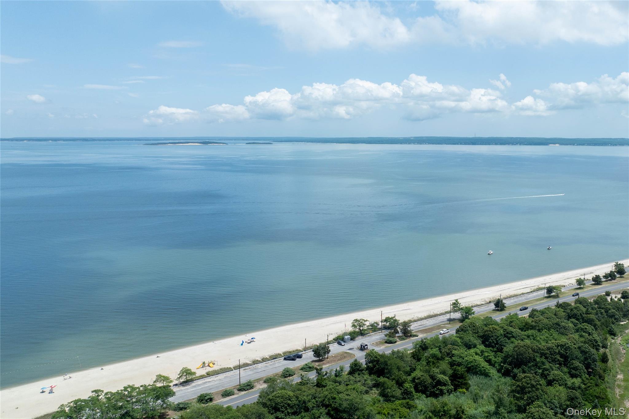 795 Pine Tree Road, Cutchogue, NY 11935