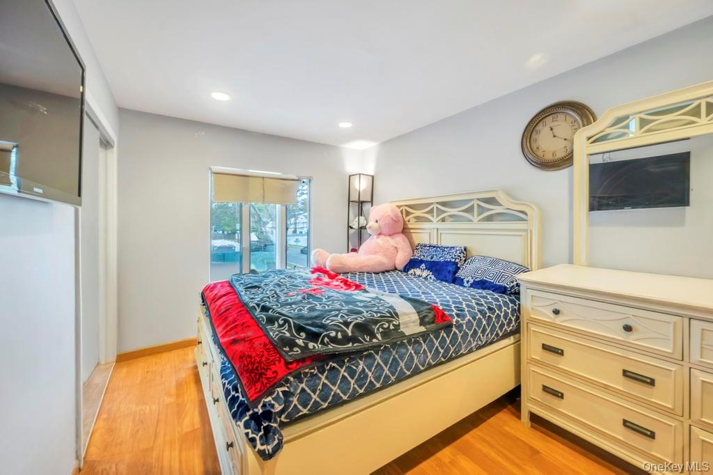 2 Valley Greens Drive, Valley Stream, NY 11581