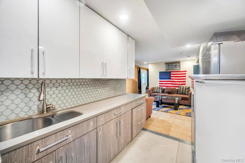 2 Valley Greens Drive, Valley Stream, NY 11581