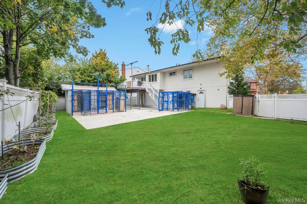 2 Valley Greens Drive, Valley Stream, NY 11581