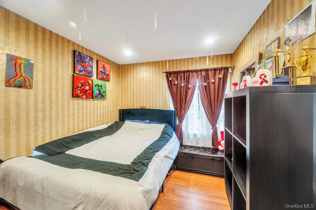 2 Valley Greens Drive, Valley Stream, NY 11581