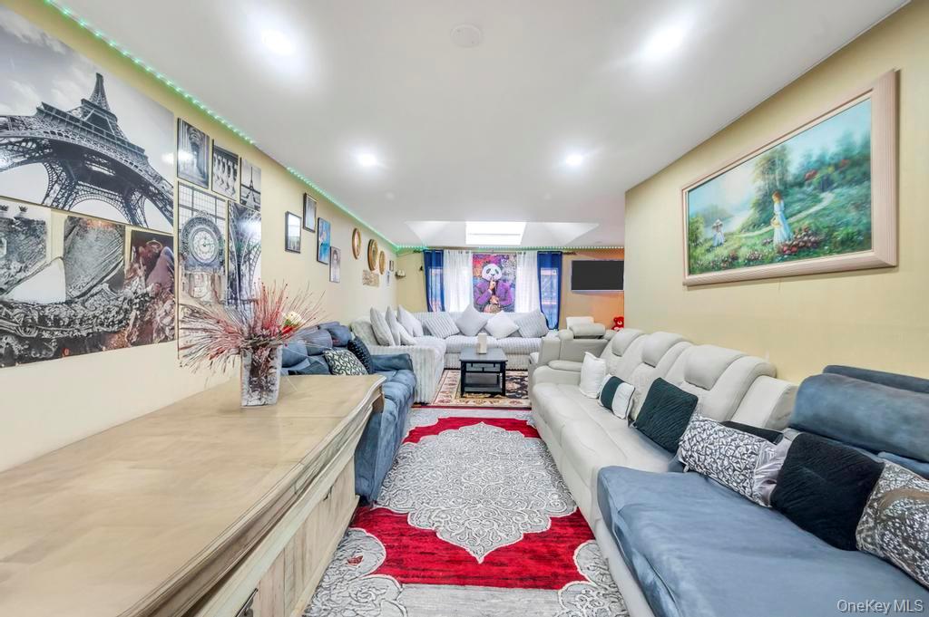 2 Valley Greens Drive, Valley Stream, NY 11581