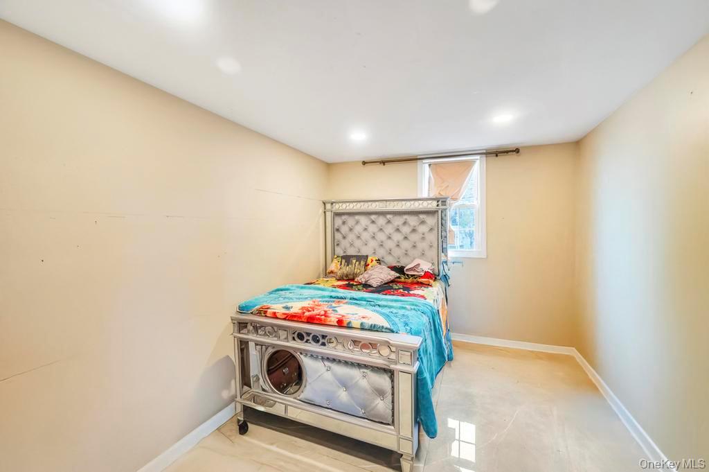 2 Valley Greens Drive, Valley Stream, NY 11581