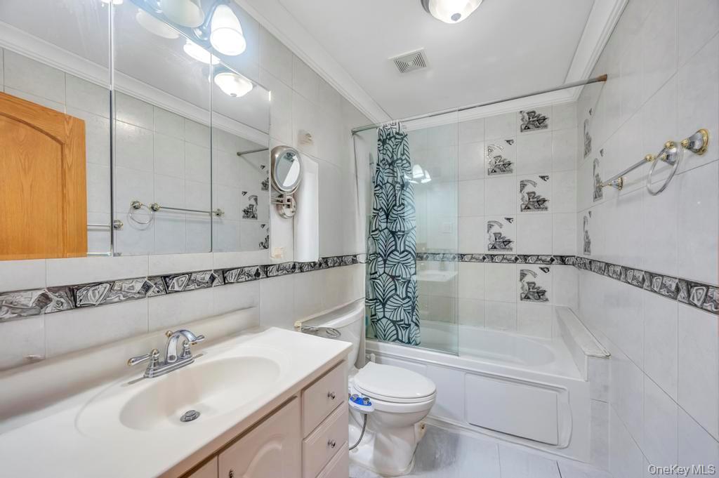 2 Valley Greens Drive, Valley Stream, NY 11581