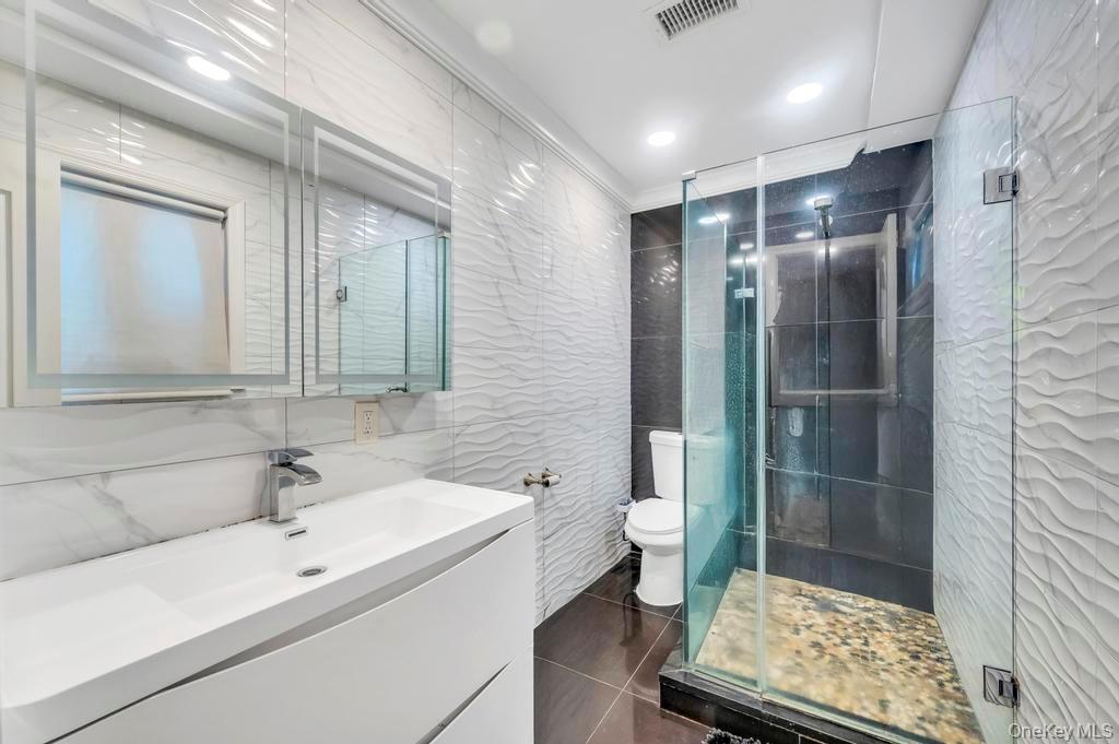 2 Valley Greens Drive, Valley Stream, NY 11581