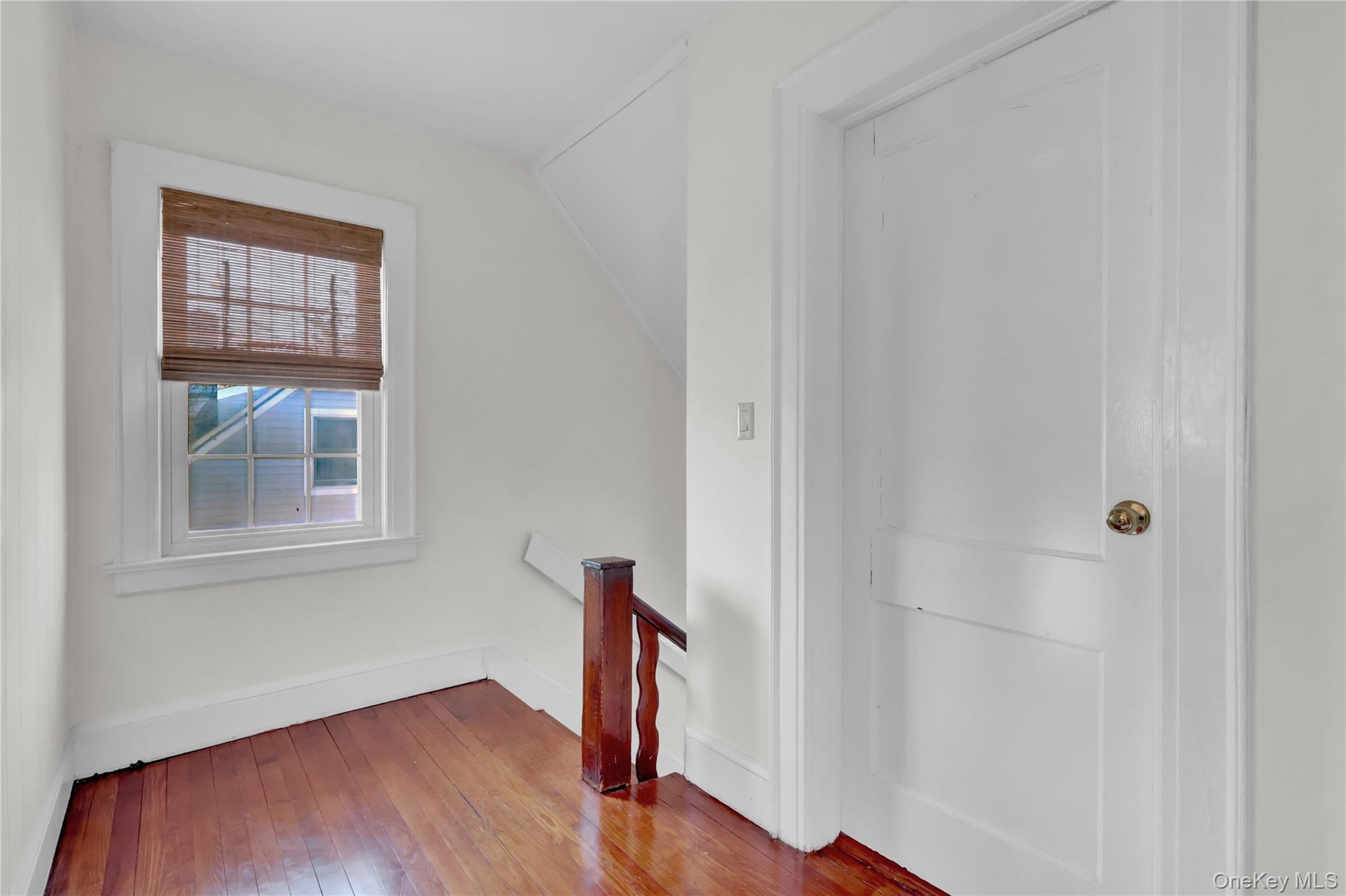 31 Hiawatha Drive, Brightwaters, NY 11718