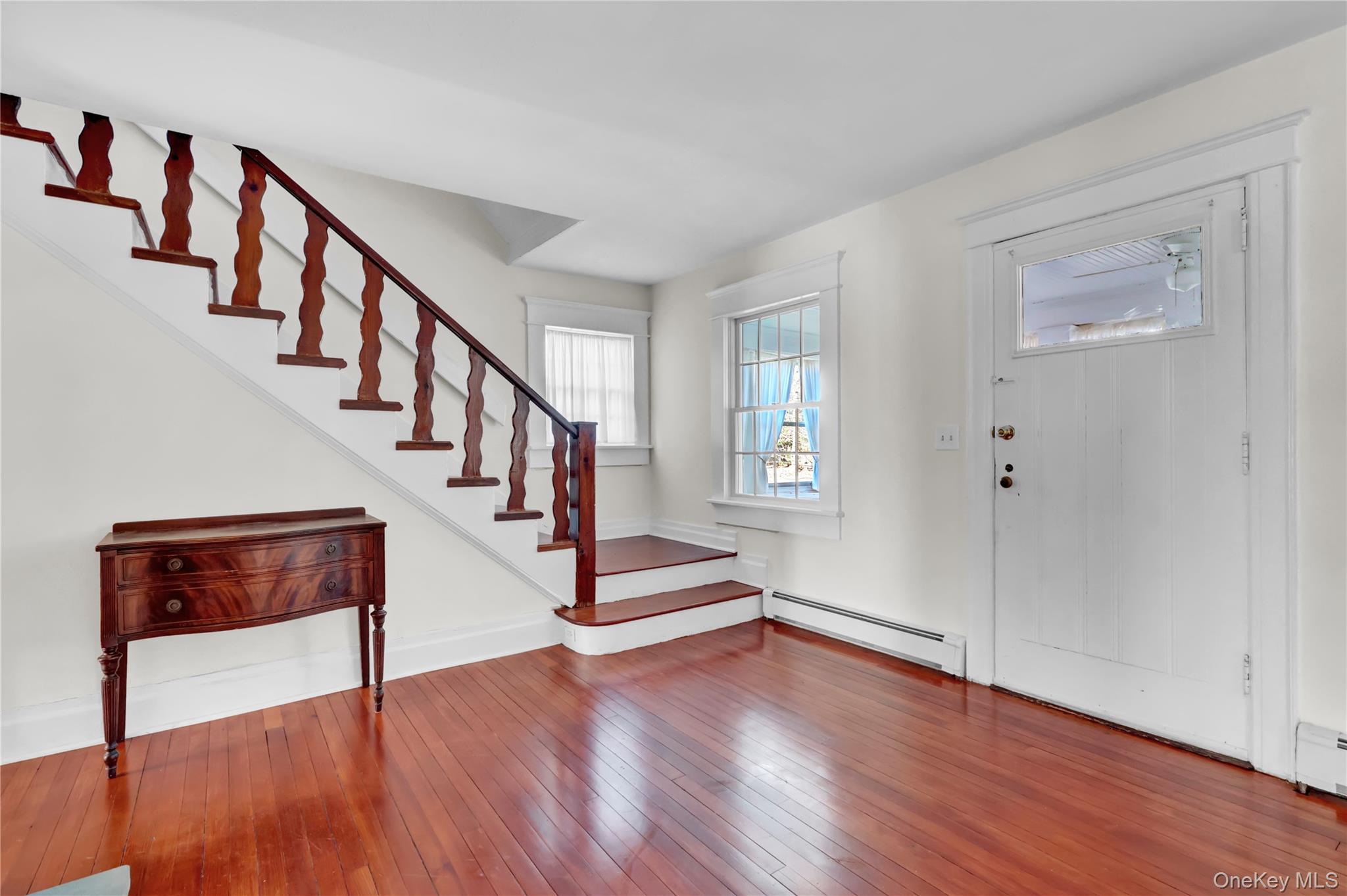 31 Hiawatha Drive, Brightwaters, NY 11718