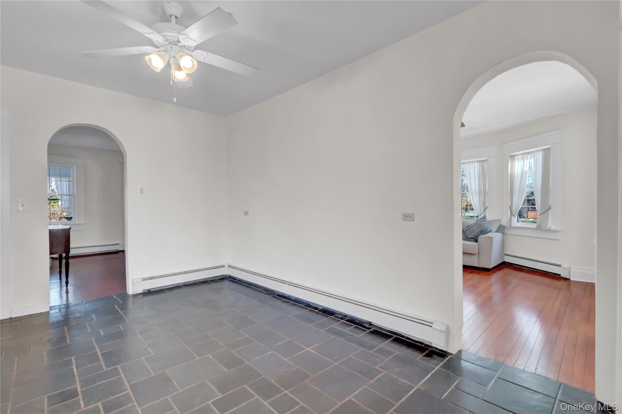 31 Hiawatha Drive, Brightwaters, NY 11718