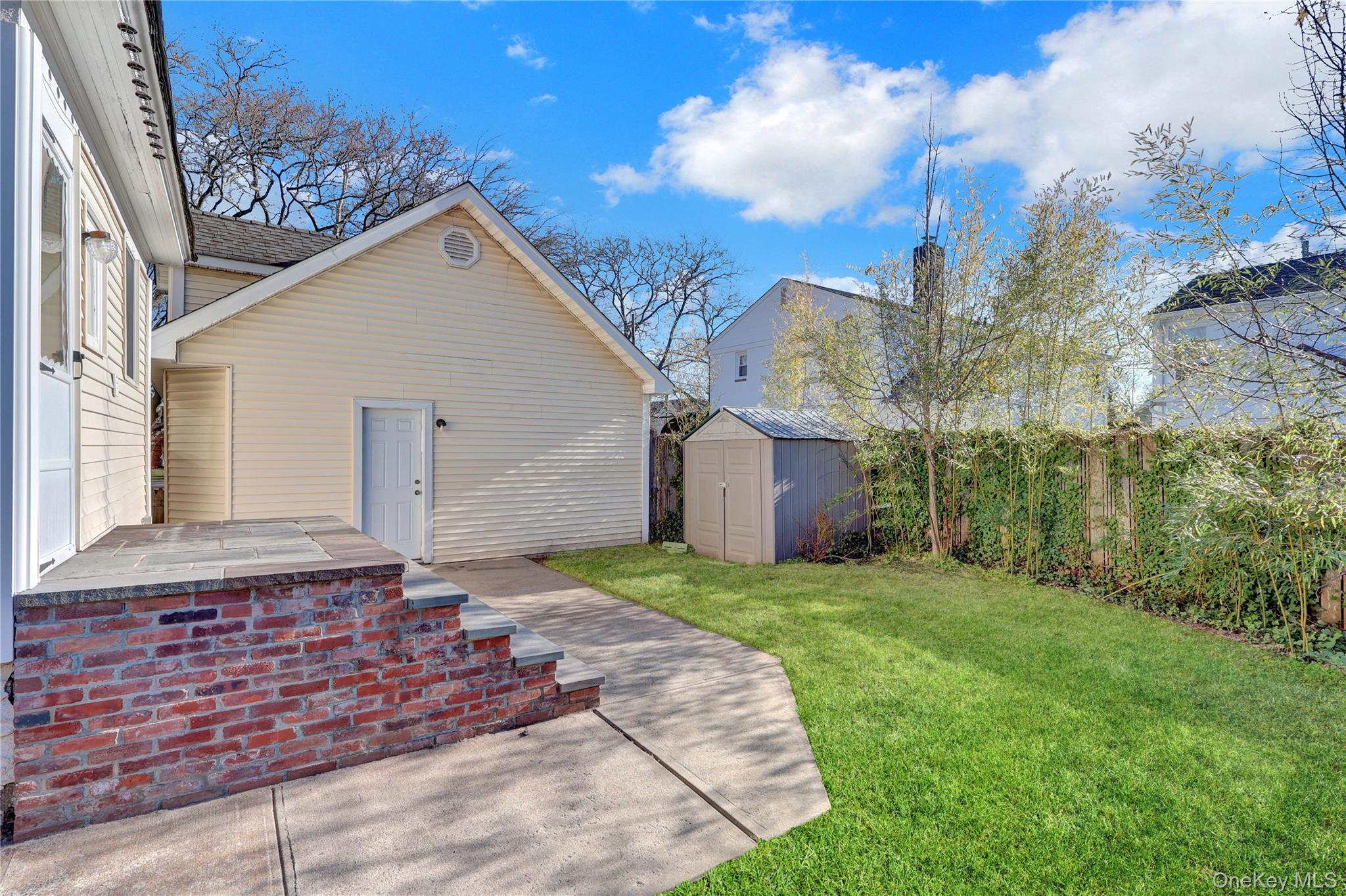 31 Hiawatha Drive, Brightwaters, NY 11718