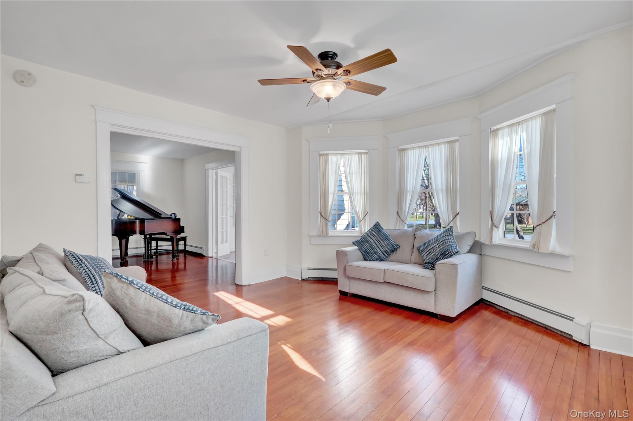 31 Hiawatha Drive, Brightwaters, NY 11718