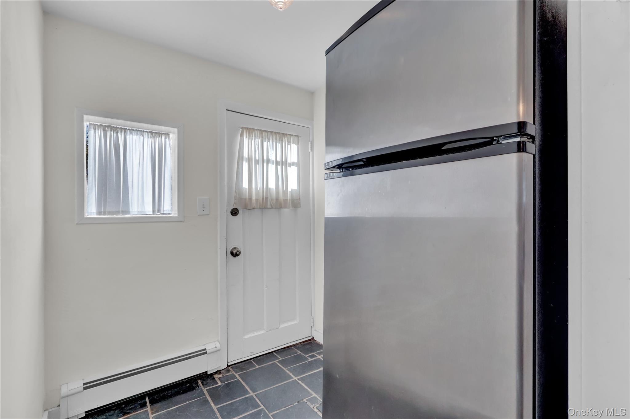 31 Hiawatha Drive, Brightwaters, NY 11718