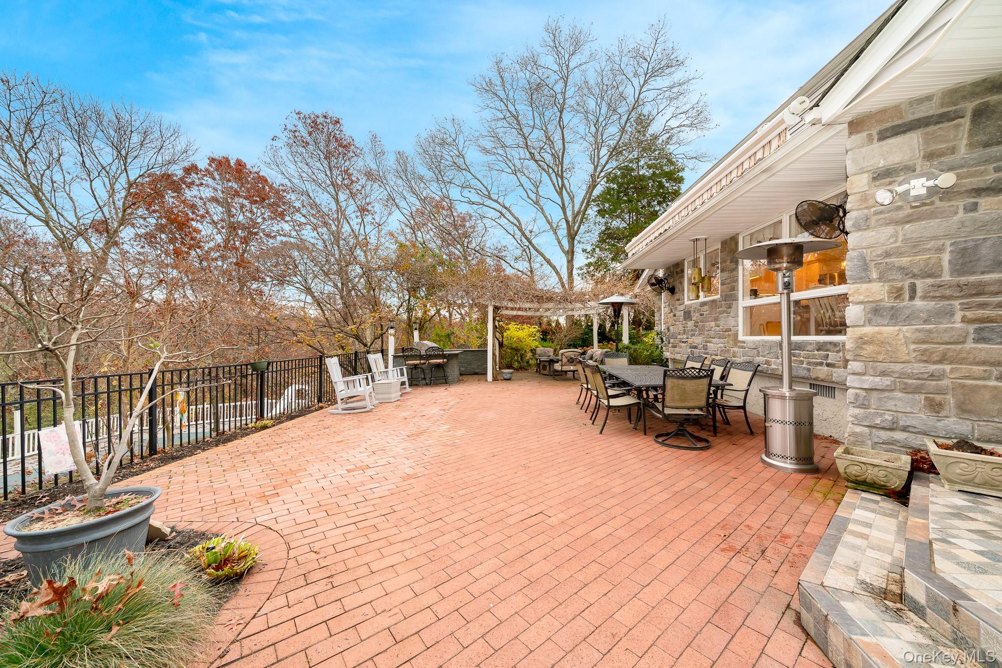 17 Thide Court, Smithtown, NY 11787