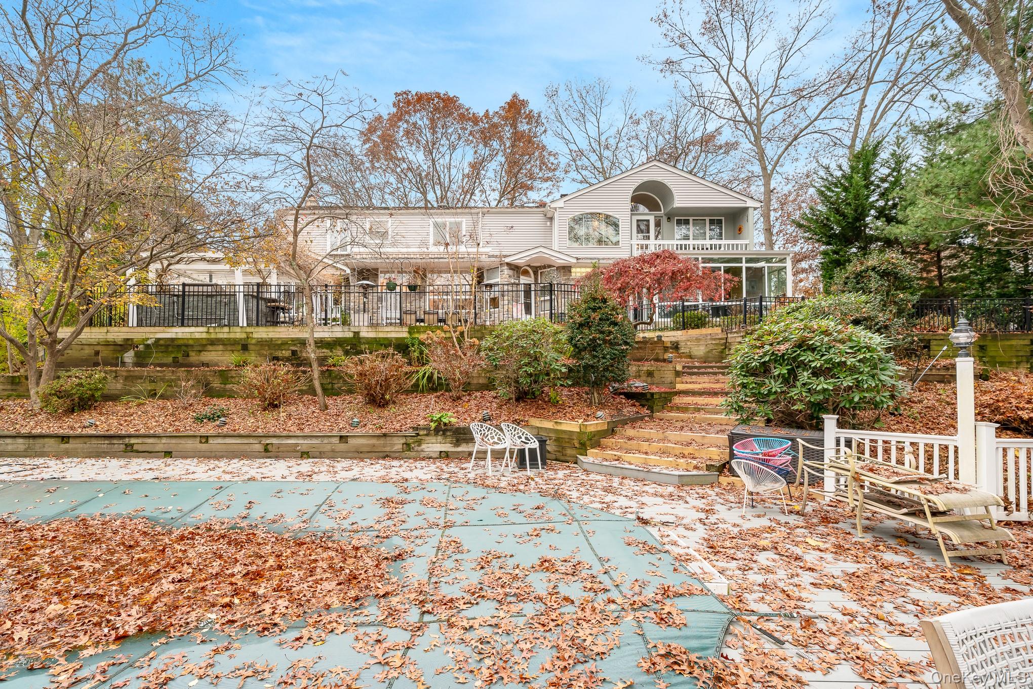 17 Thide Court, Smithtown, NY 11787