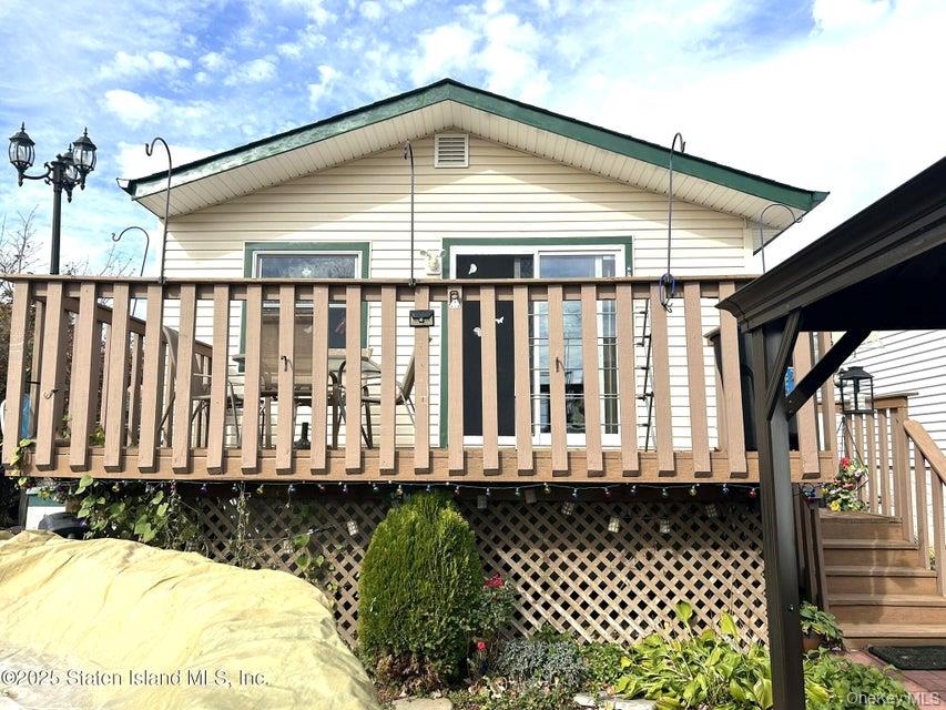 35 Nutwood Court, Staten Island, NY 10308