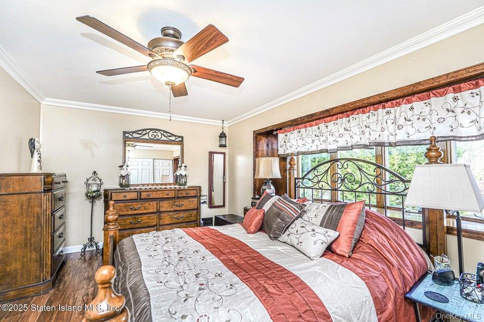 35 Nutwood Court, Staten Island, NY 10308