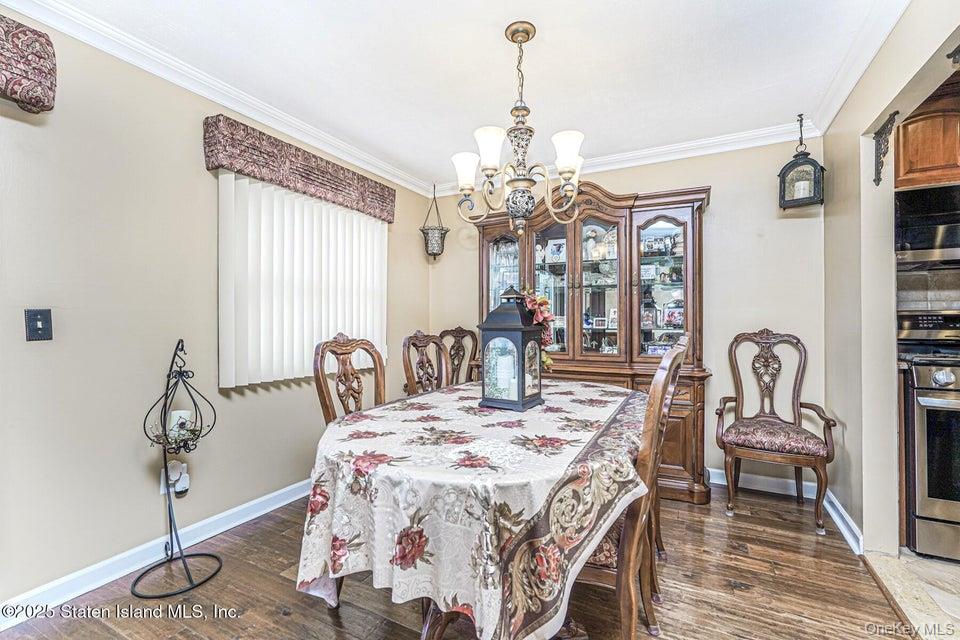 35 Nutwood Court, Staten Island, NY 10308