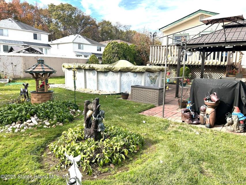 35 Nutwood Court, Staten Island, NY 10308