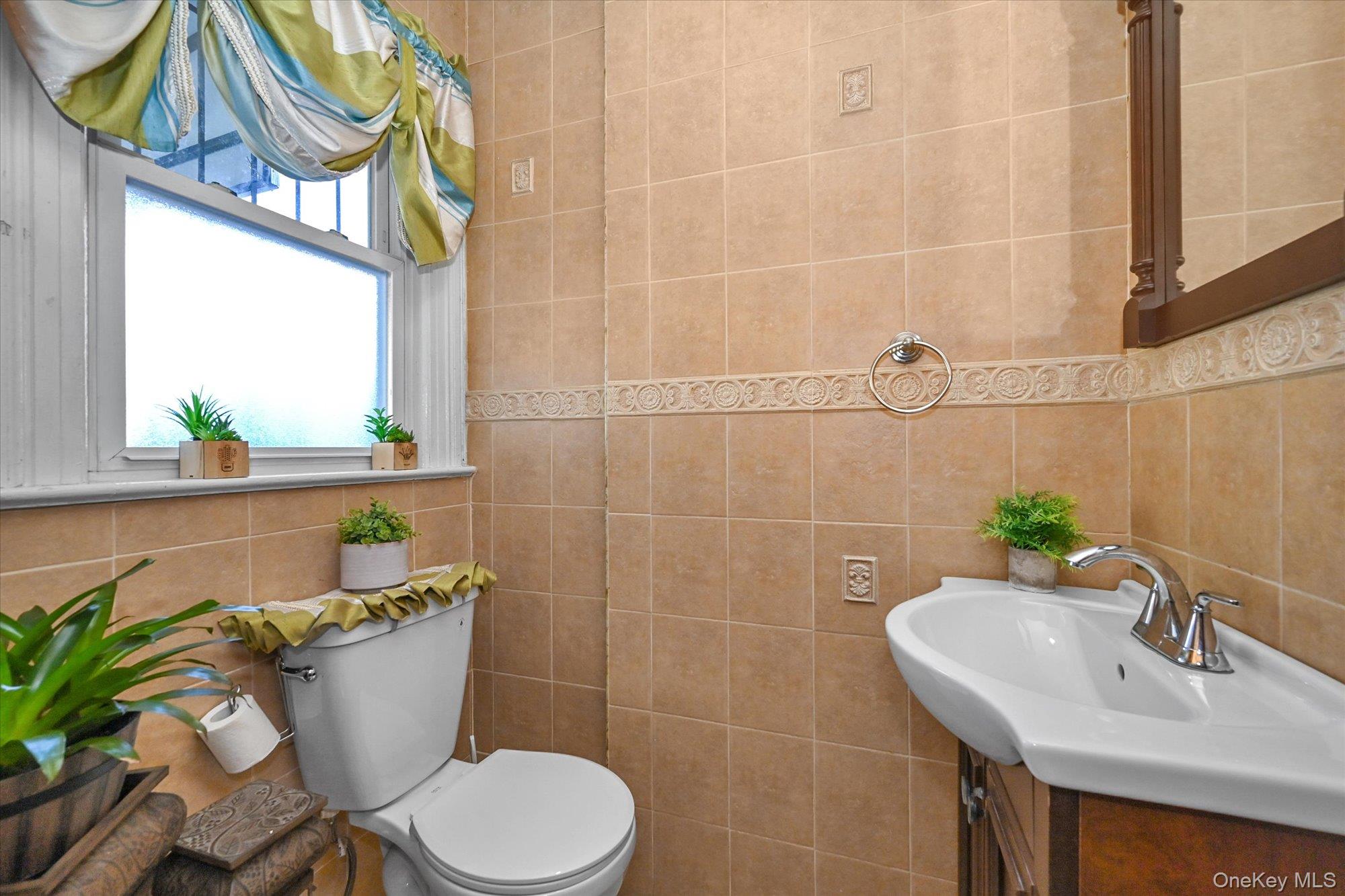 8817 190th Street, Hollis, NY 11423