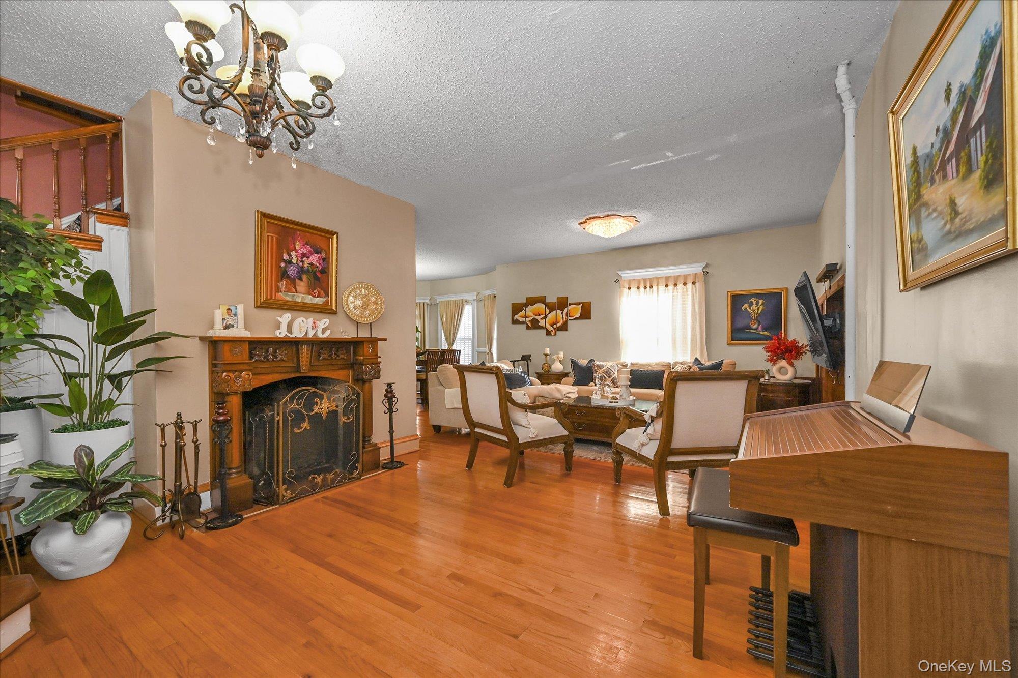 8817 190th Street, Hollis, NY 11423