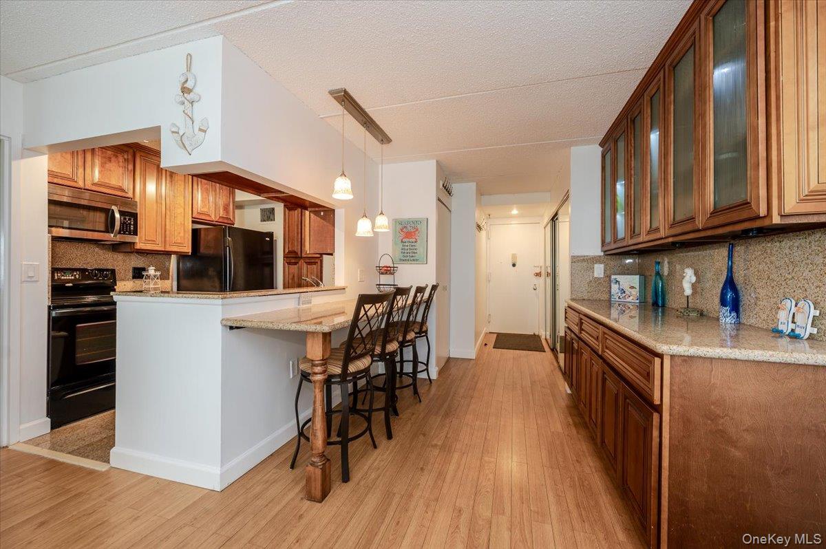 730 W Broadway # 2J, Long Beach, NY 11561