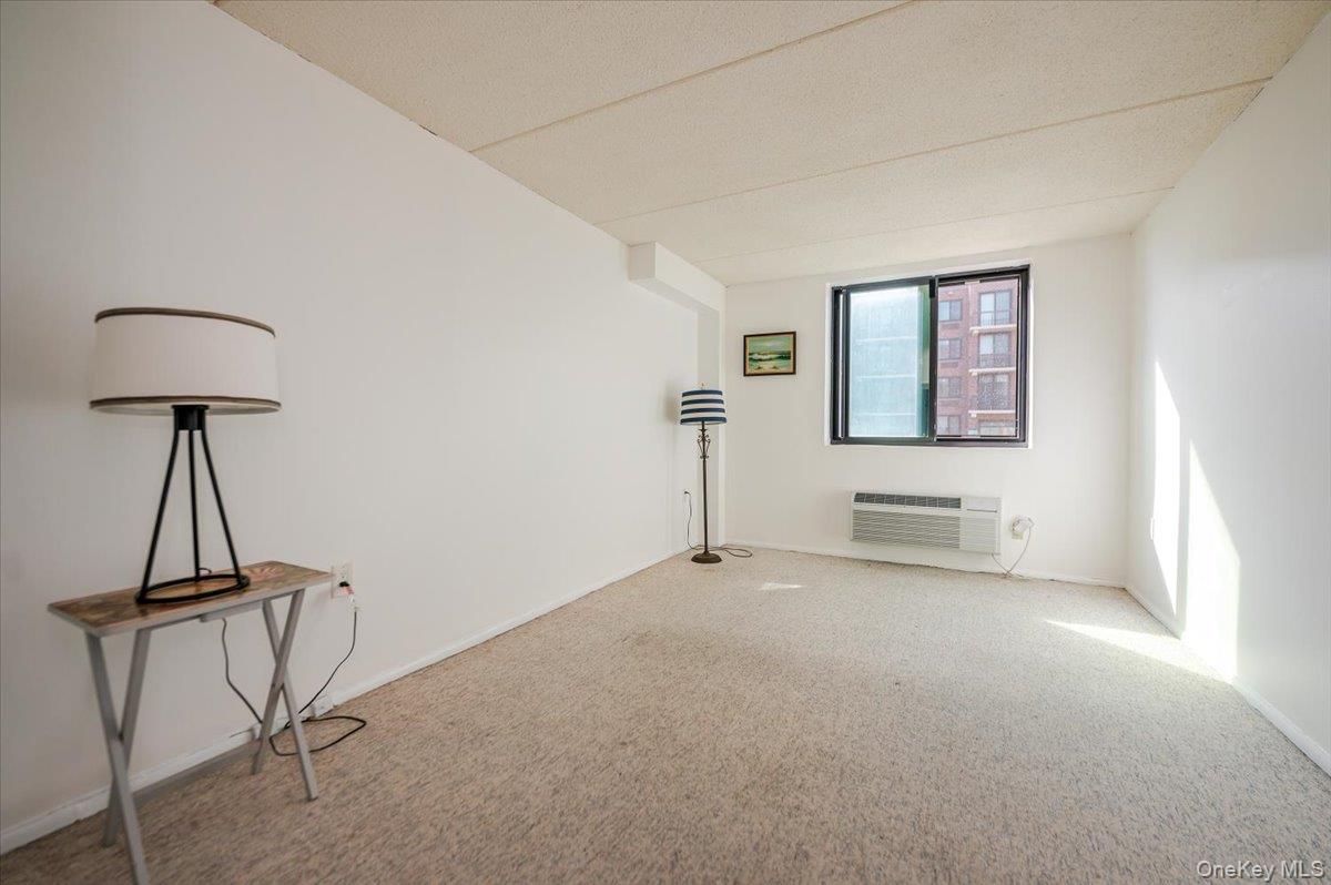 730 W Broadway # 2J, Long Beach, NY 11561