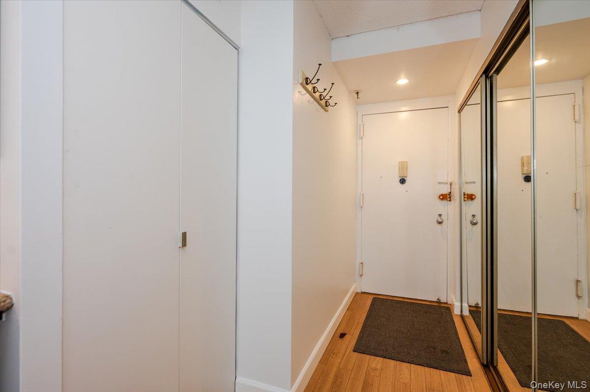 730 W Broadway # 2J, Long Beach, NY 11561