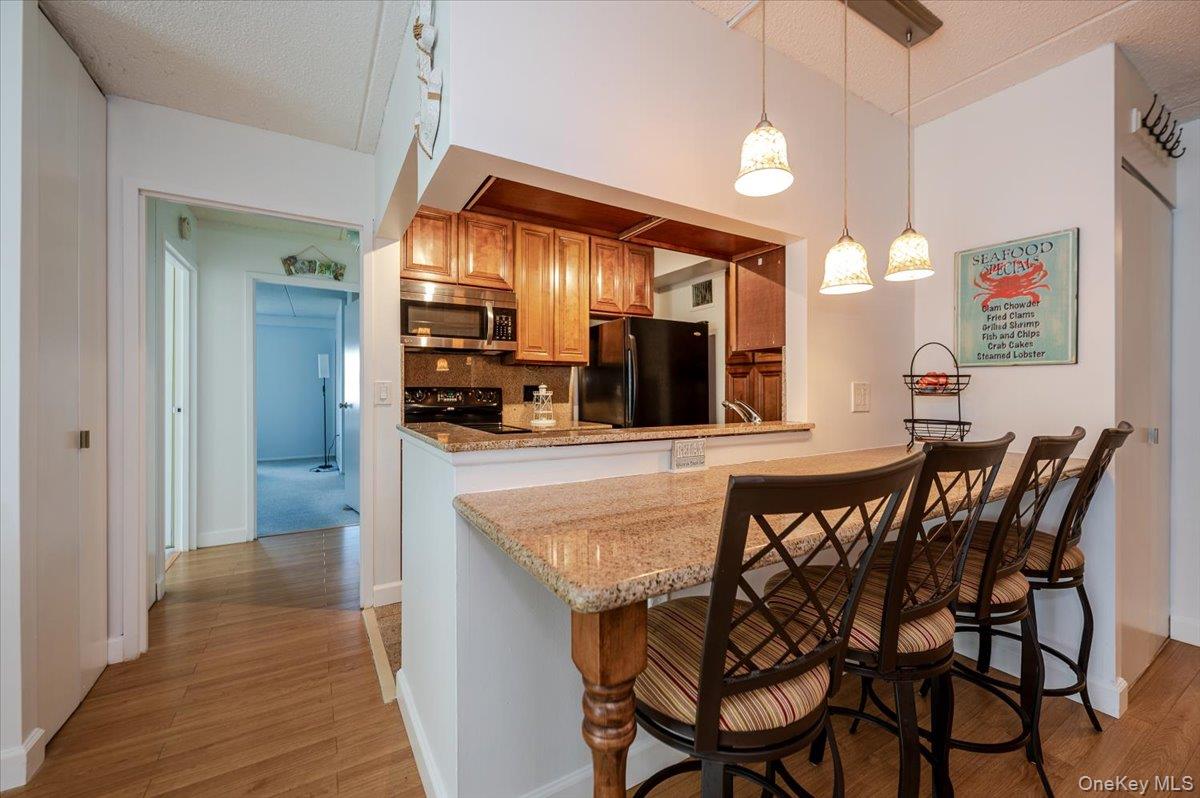 730 W Broadway # 2J, Long Beach, NY 11561