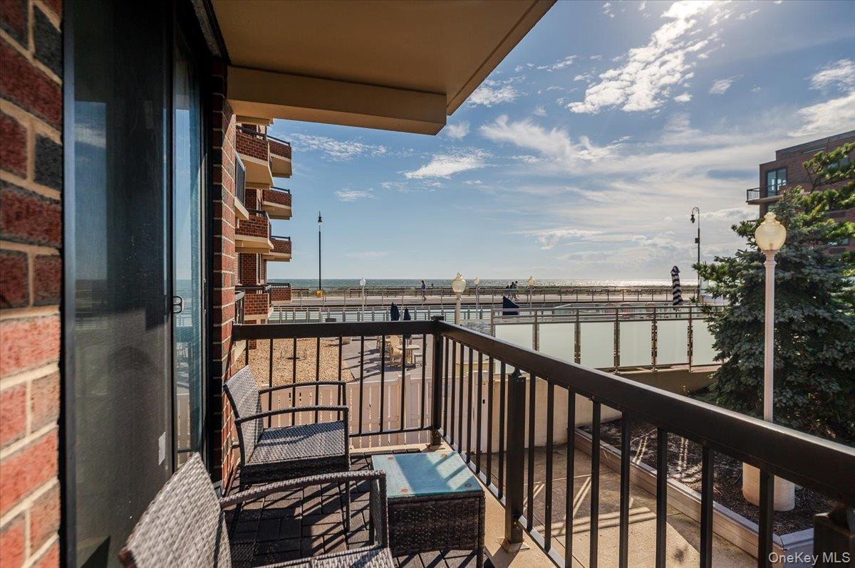 730 W Broadway # 2J, Long Beach, NY 11561