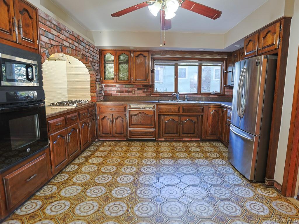 113 Hooker Avenue, Poughkeepsie, NY 12601