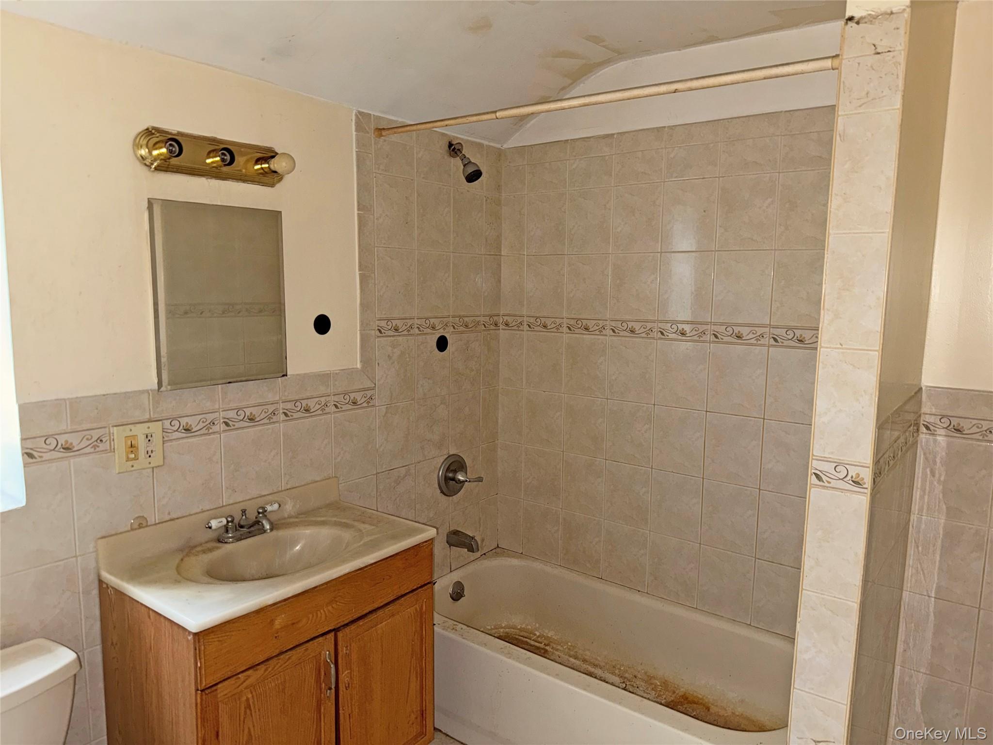 4077 Seton Avenue, Bronx, NY 10466