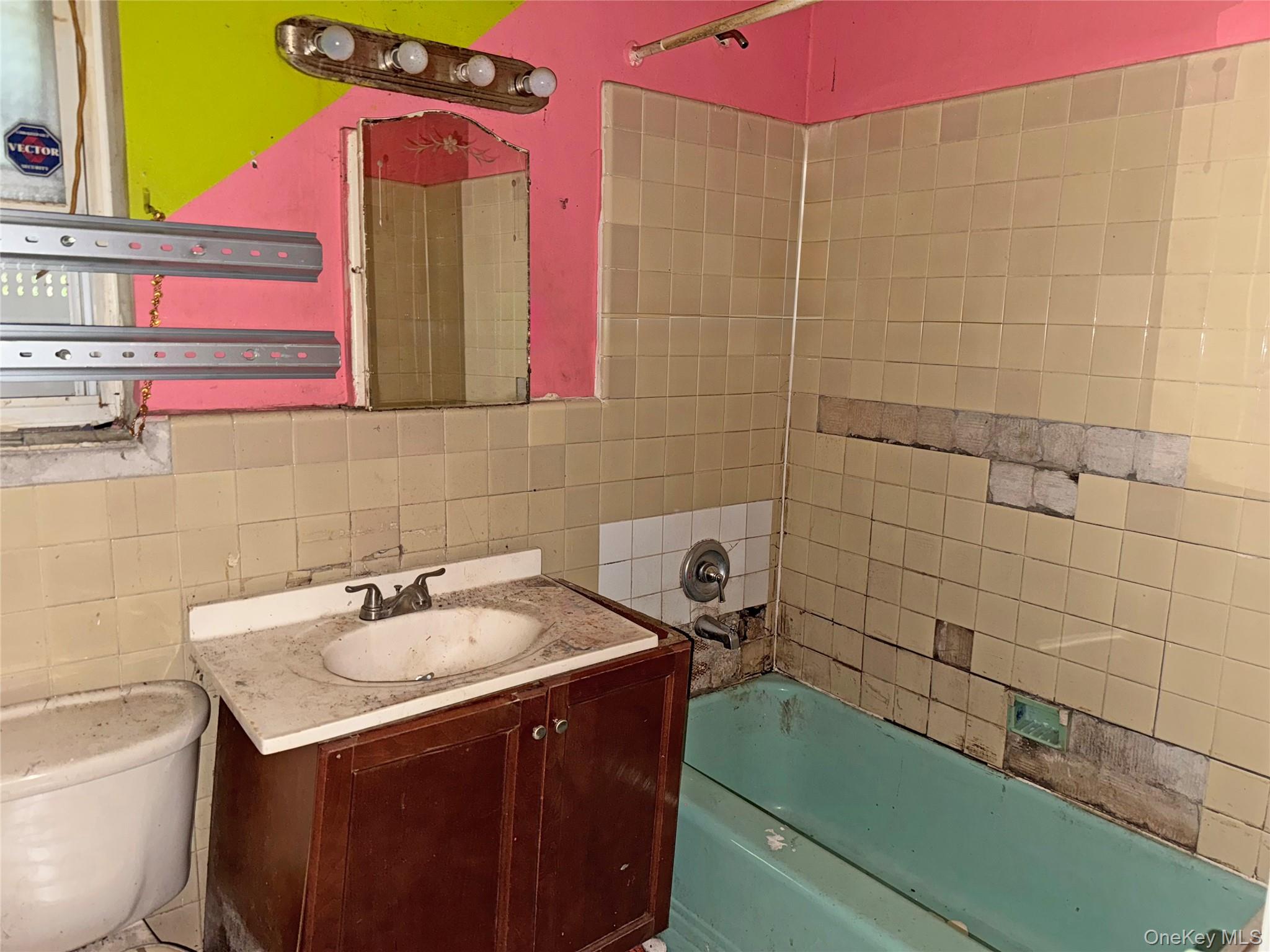 4077 Seton Avenue, Bronx, NY 10466