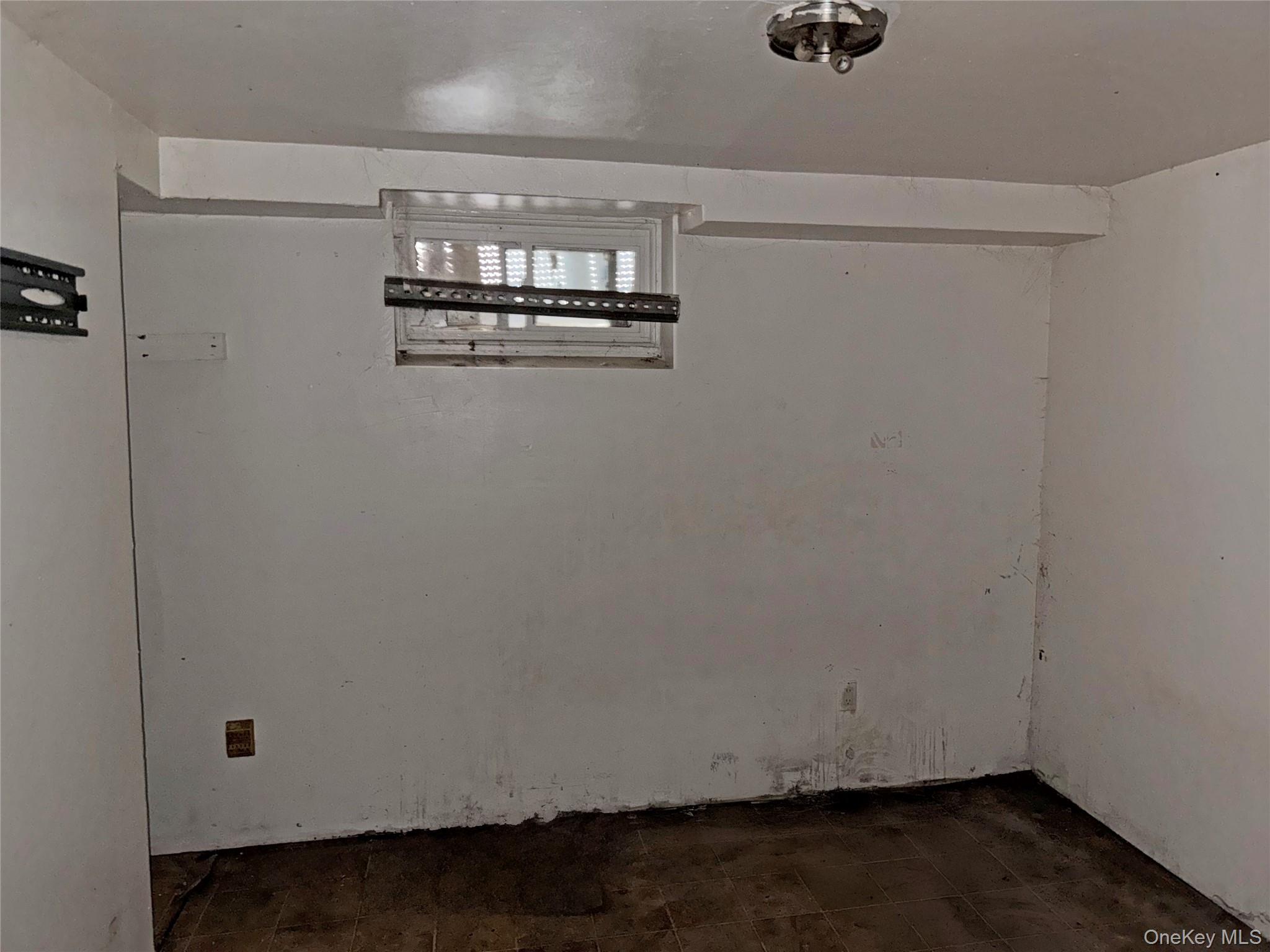 4077 Seton Avenue, Bronx, NY 10466