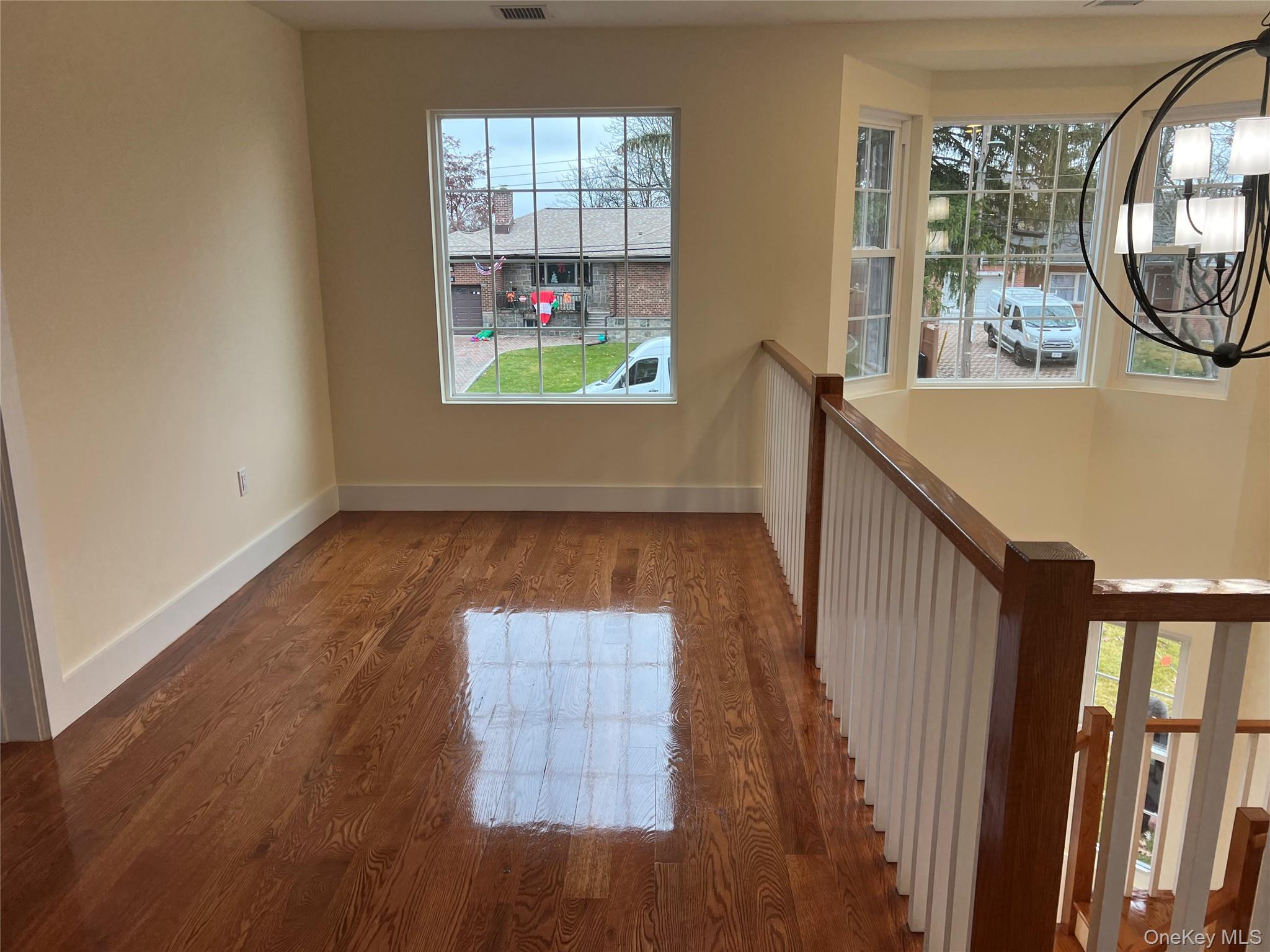 15 Sunlight Hill, Yonkers, NY 10704