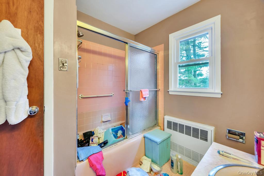 441 Roslyn Road, East Williston, NY 11596