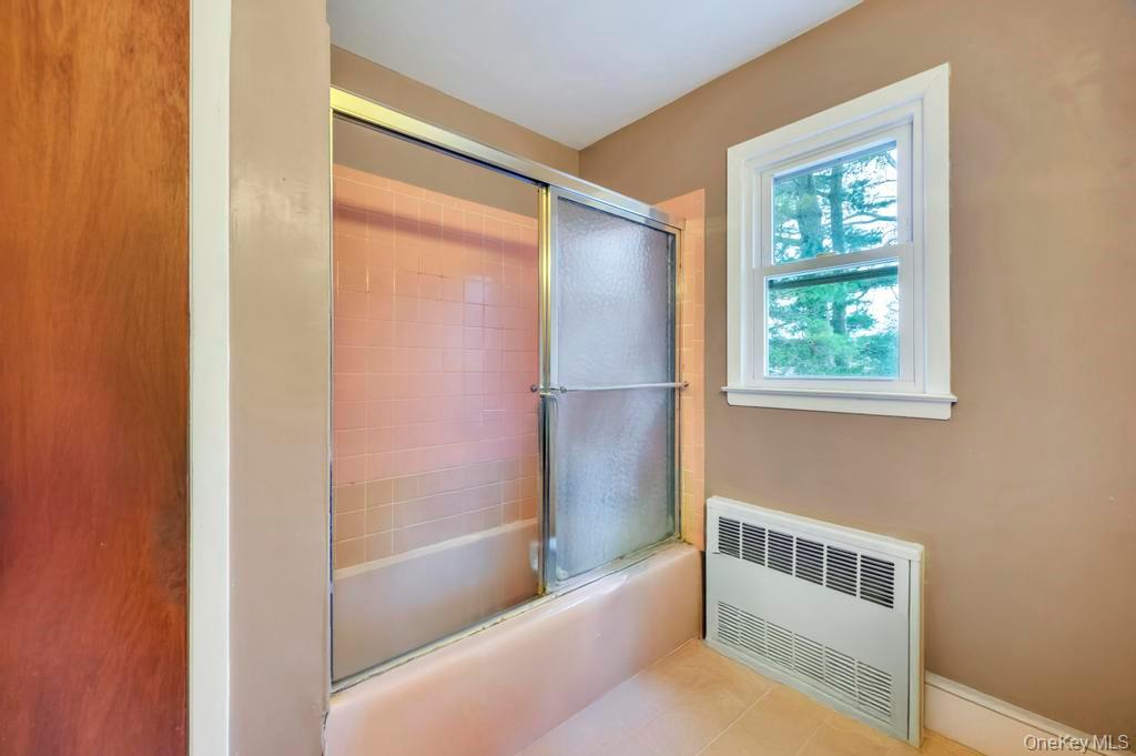 441 Roslyn Road, East Williston, NY 11596