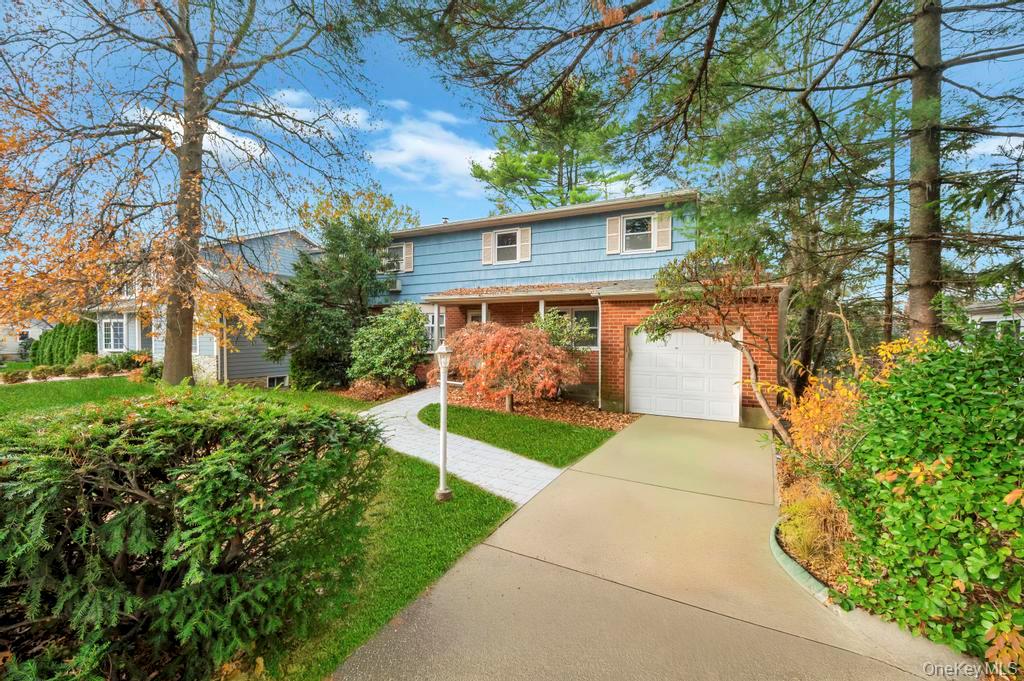 441 Roslyn Road, East Williston, NY 11596