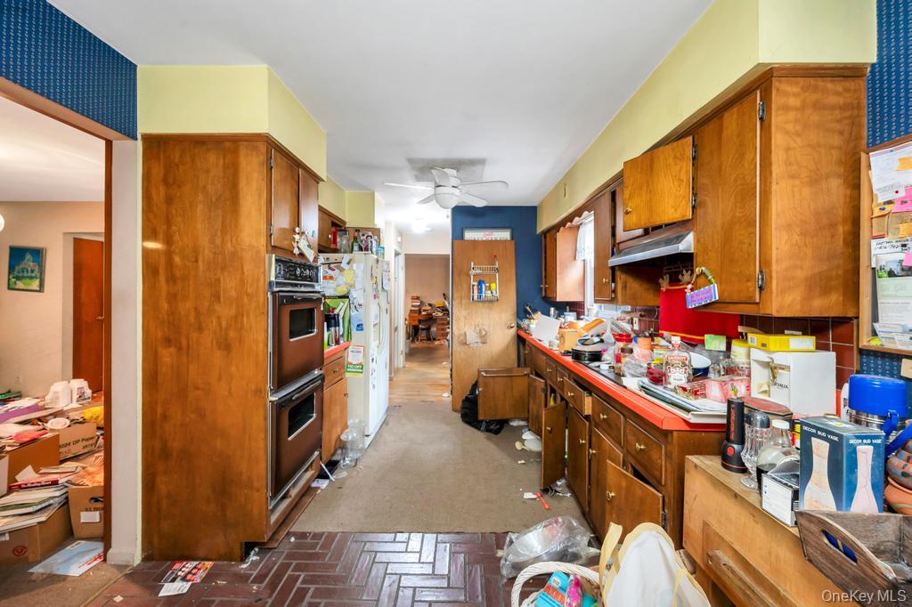 441 Roslyn Road, East Williston, NY 11596