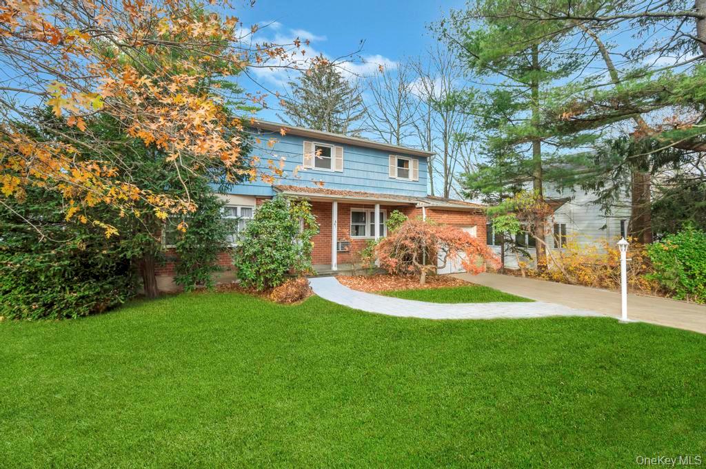 441 Roslyn Road, East Williston, NY 11596