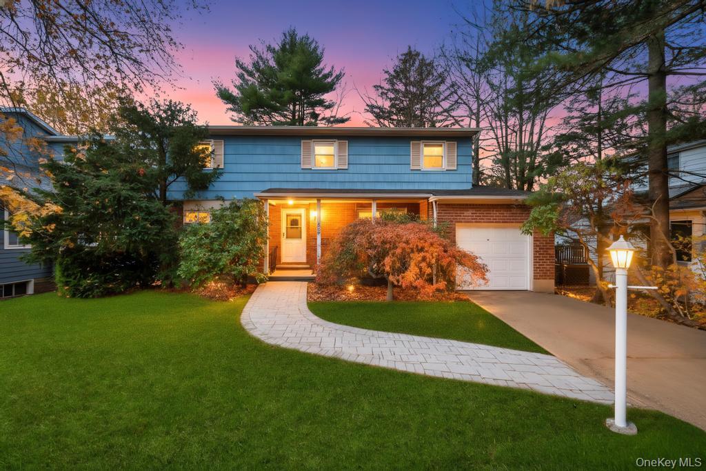 441 Roslyn Road, East Williston, NY 11596