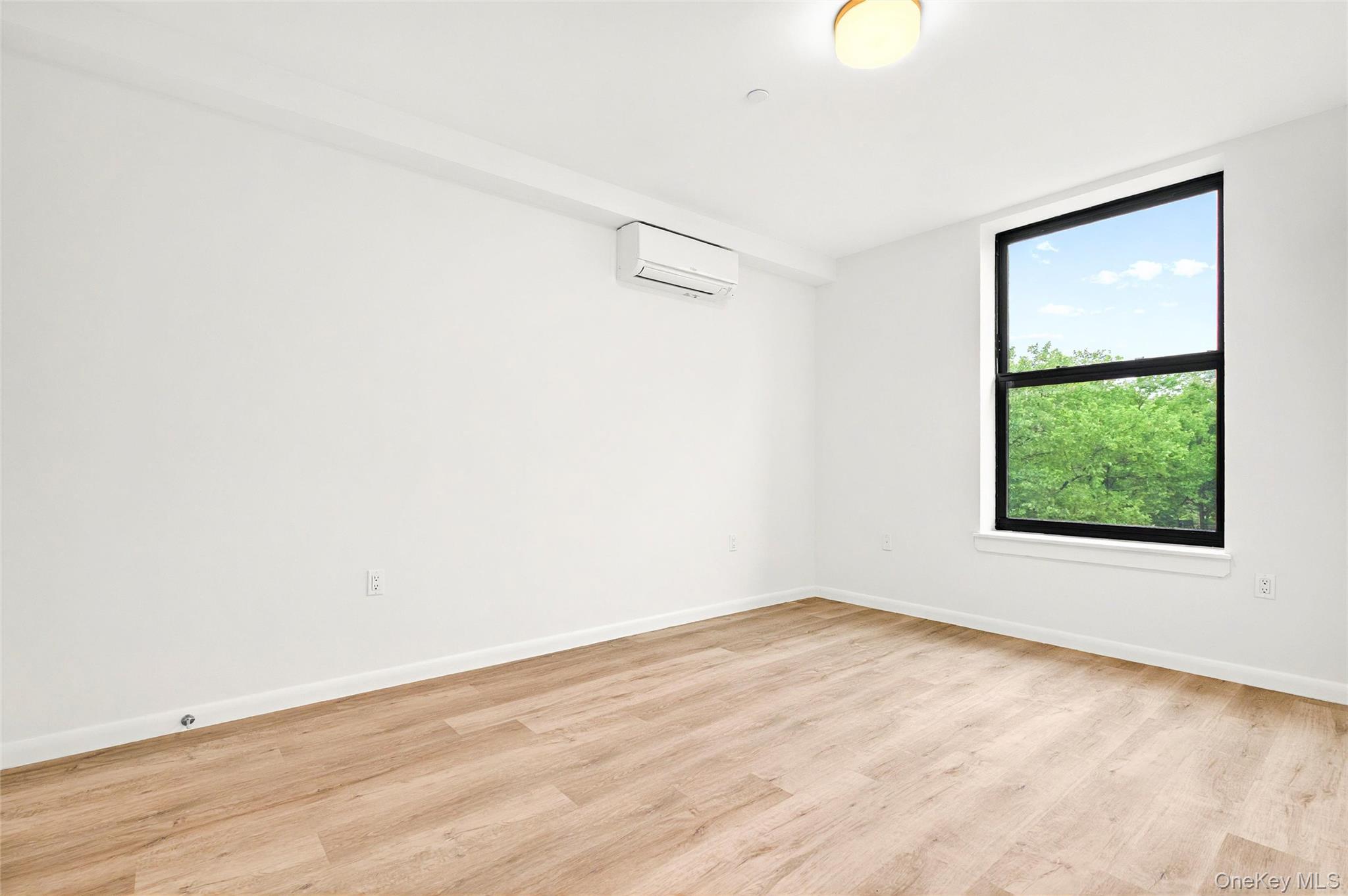 1715A Lacombe Avenue # 4A, Bronx, NY 10473