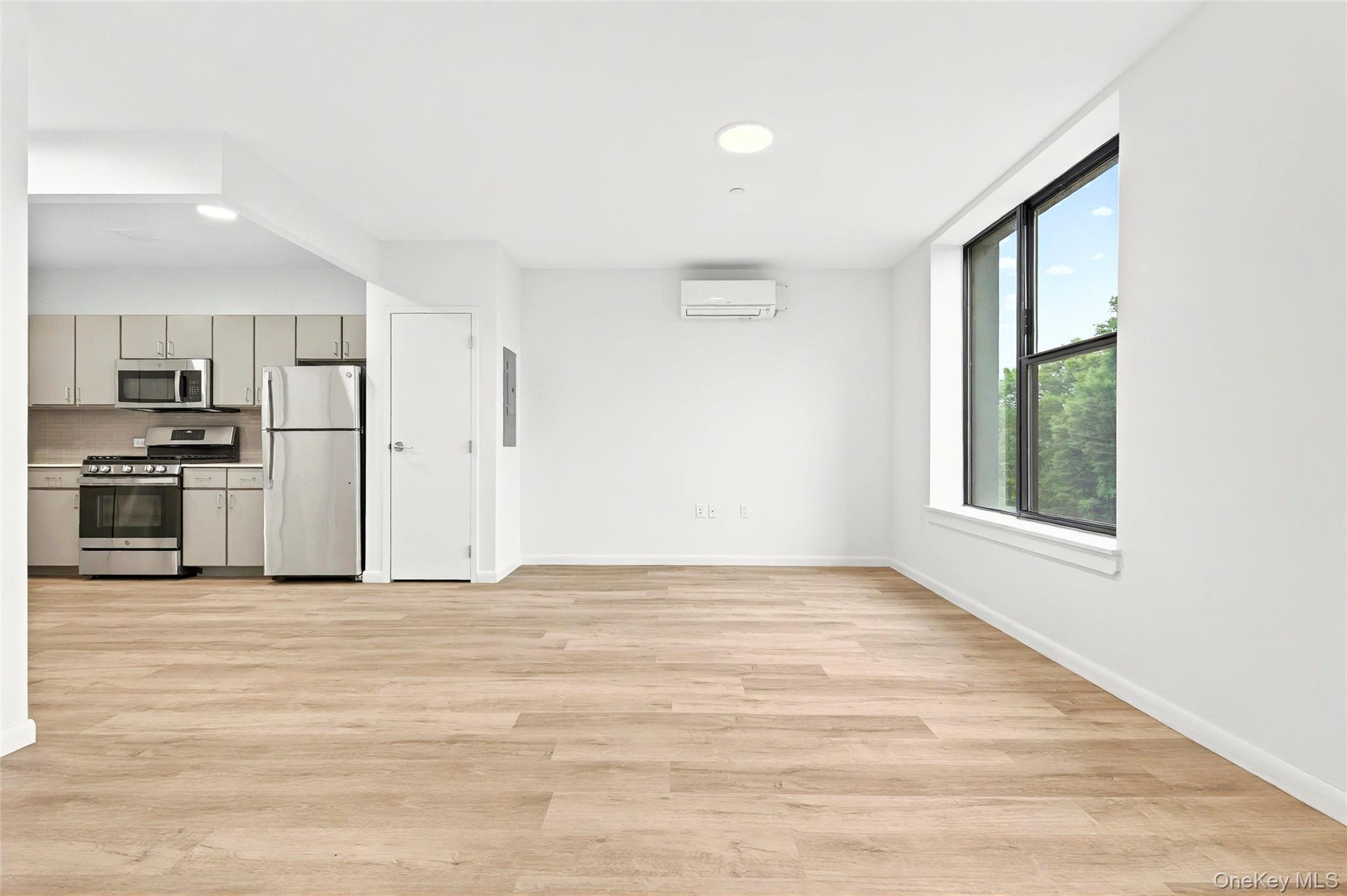 1715A Lacombe Avenue # 4A, Bronx, NY 10473