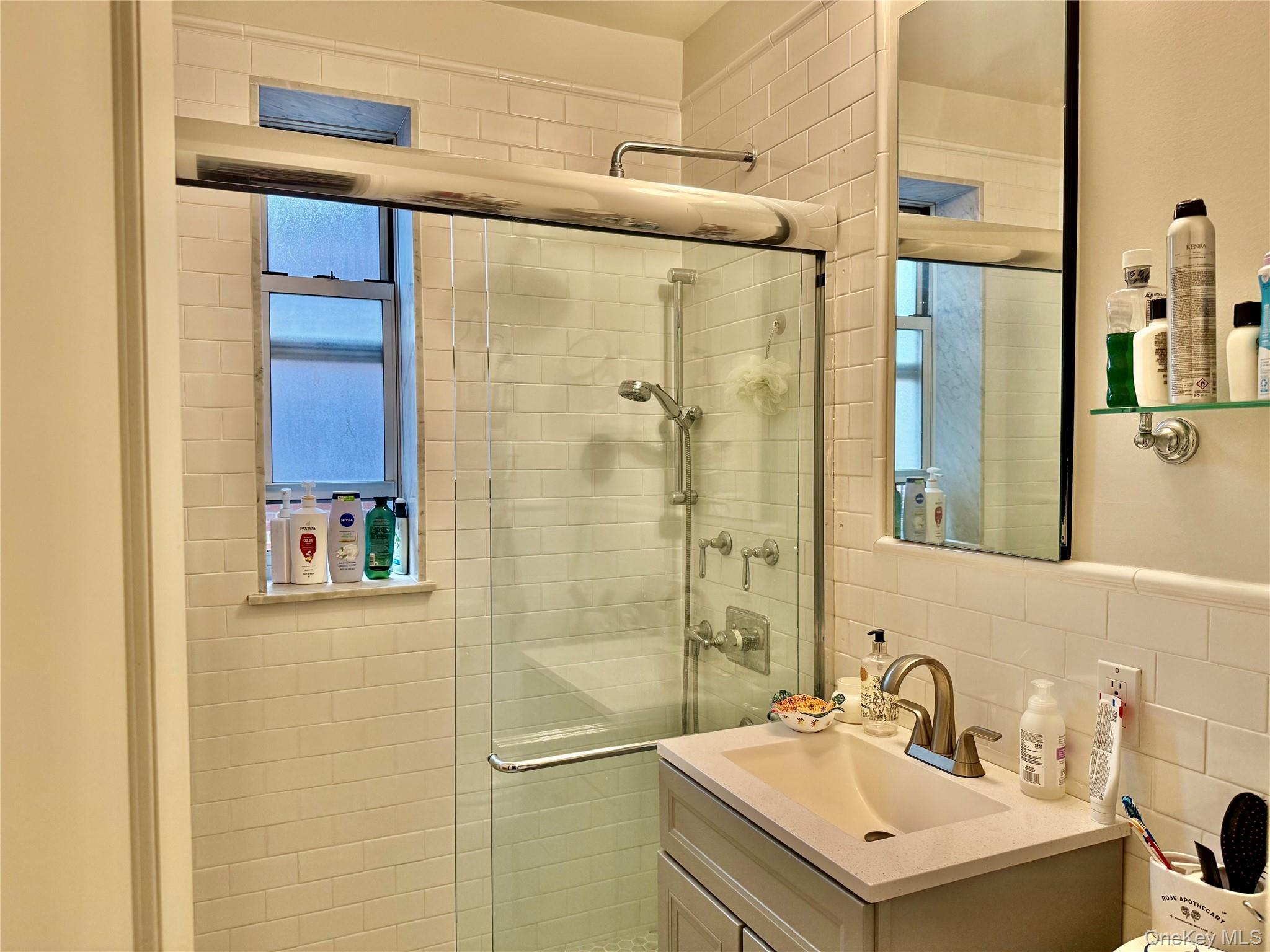 75 S middle neck # 4H, Great Neck, NY 11021