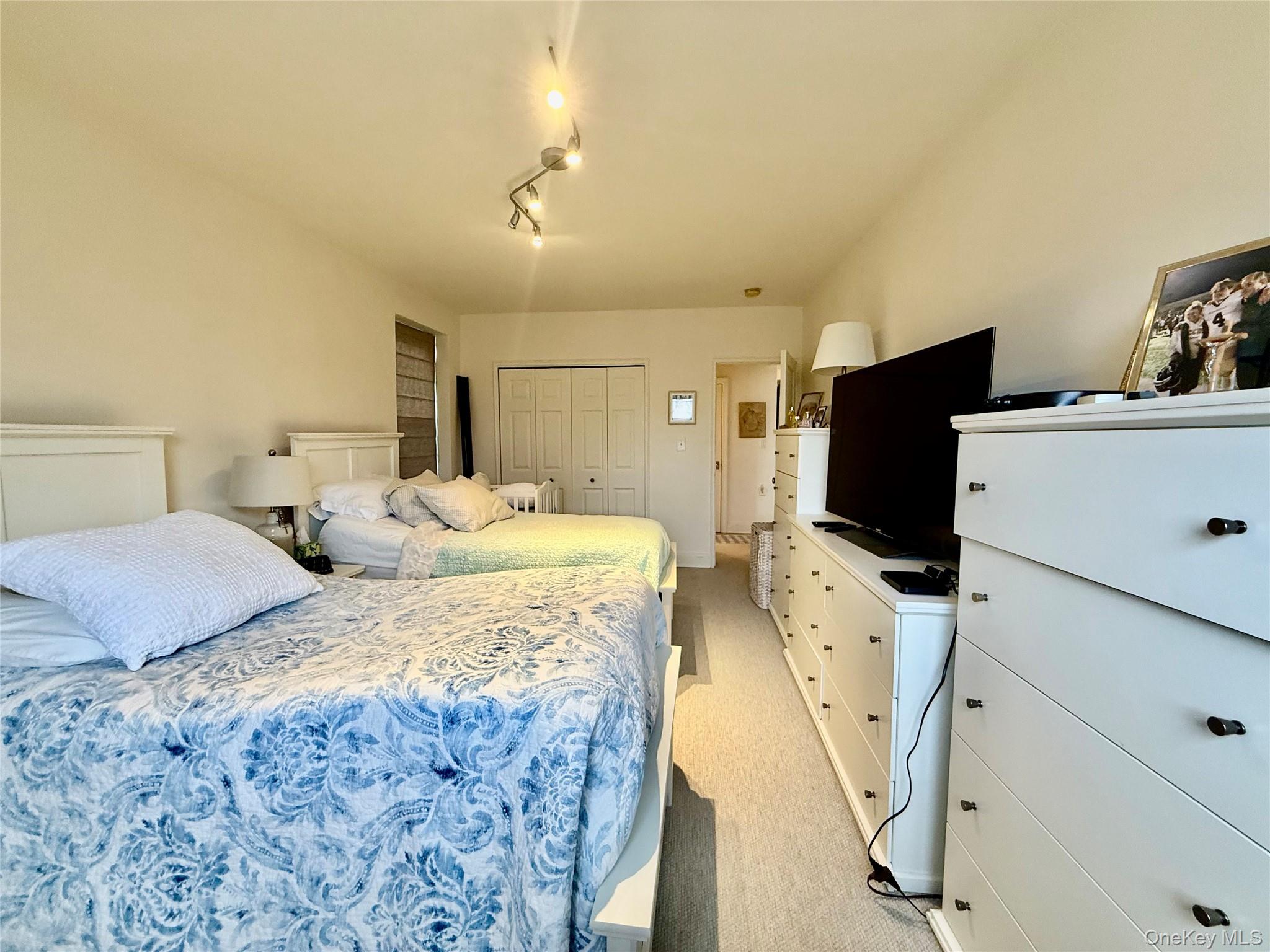 75 S middle neck # 4H, Great Neck, NY 11021