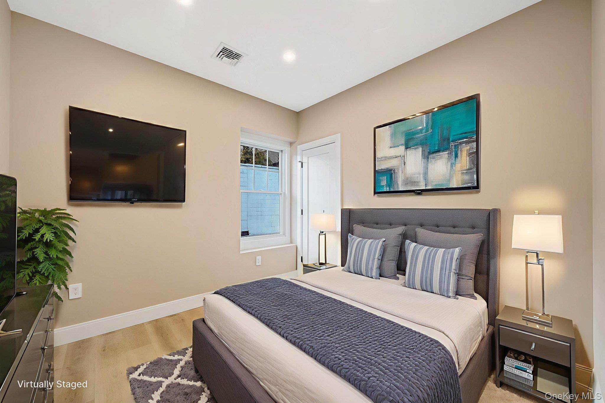 24 Skillman Street # Lower, Roslyn, NY 11576