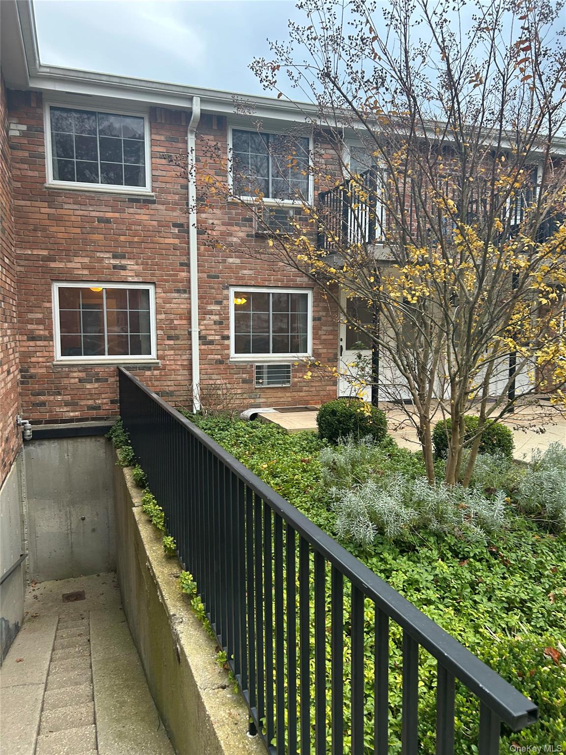 96 Jervis Avenue # 96, Farmingdale, NY 11735